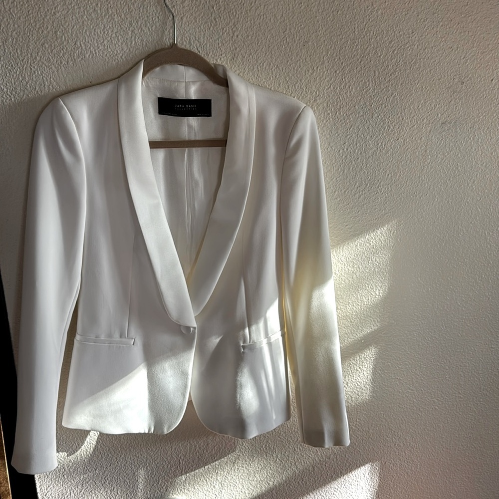 Fitted white Zara tuxedo
